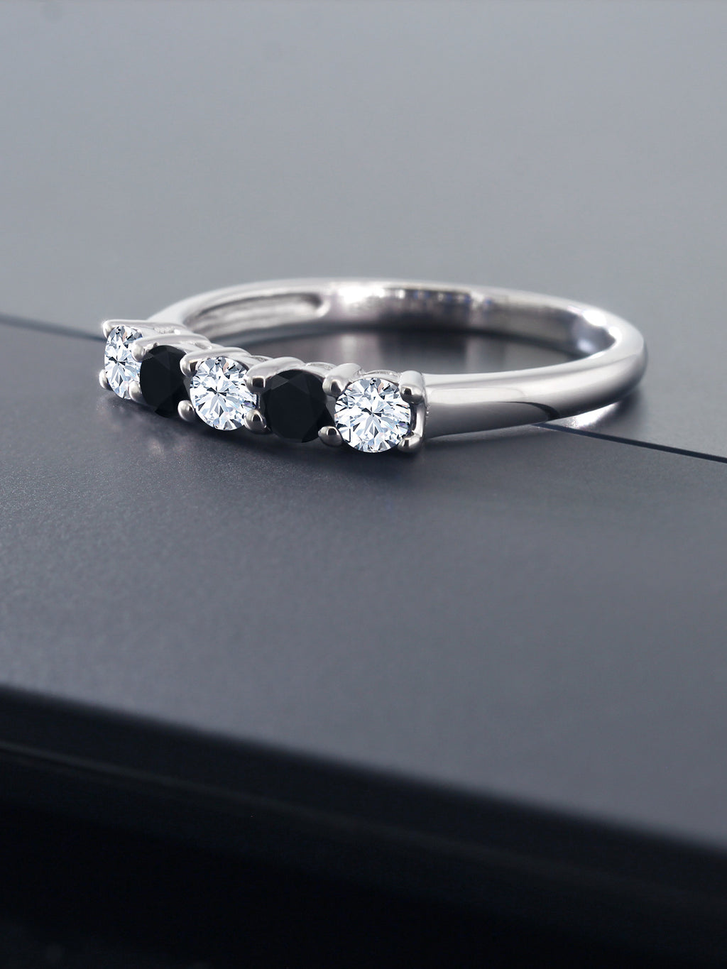 White Created Sapphire and Black Onyx 5 Stone Ring E13357