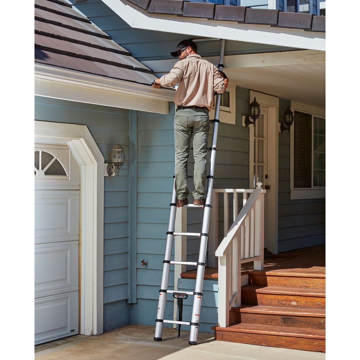 14 ft. 250 lb. Portable Telescoping Ladder L772808